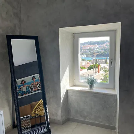 Apartment Jazzy Stairs On The Way To The Dubrovnik